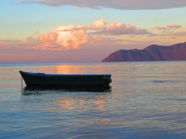 Kleines Boot auf Lake Malawi