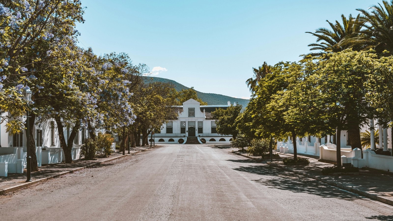 Graaff-Reinet Kolonialhaus mit Zufahrtsstrasse