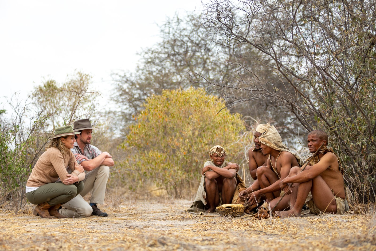 Gham Dhao Lodge in Botswana Bushman Walk in der Kalahari