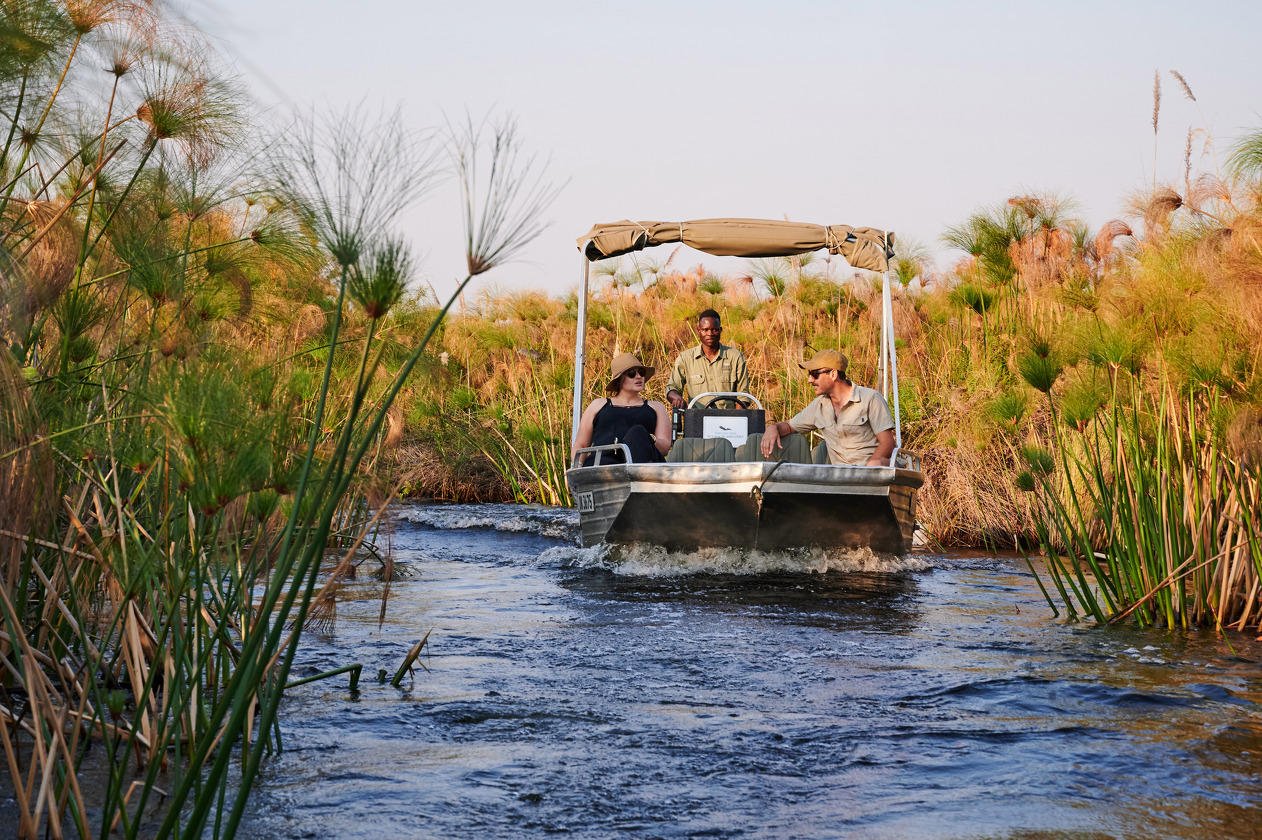 Xugana Island Lodge Bootssafari im Okavango Delta mit Motorboot