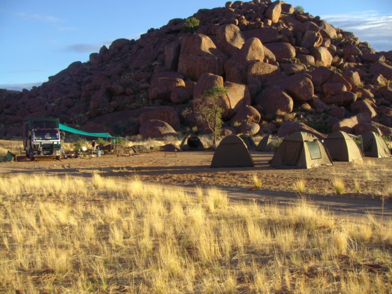 Drifters Abenteuer Namibia Campingplatz mit Zelten im Damaraland