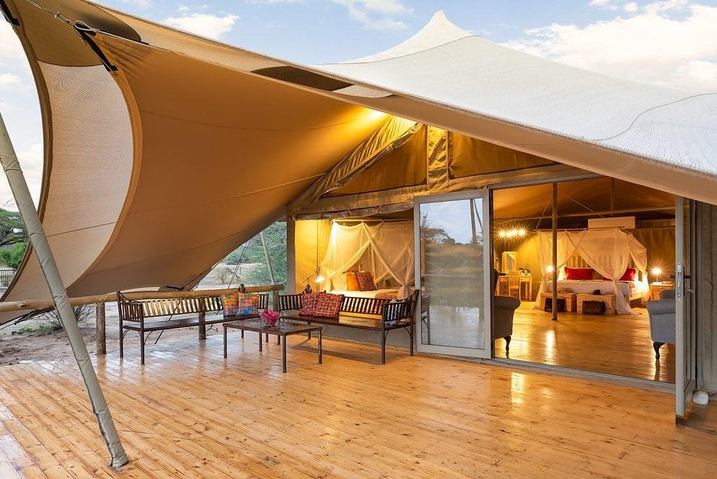 Tlouwana Camp Veranda vor Zeltzimmer