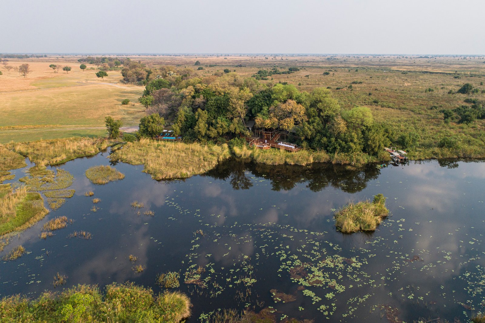 Ker&Downey Botswana Shinde Camp mit Lagune