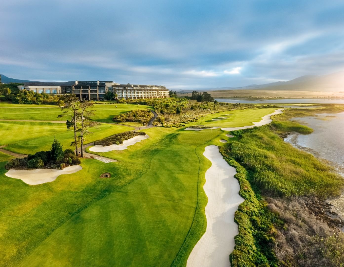 Arabella Golf Course mit Sicht auf den Ozean in Kleinmond Hermanus Südafrika