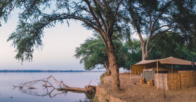 Kutali Camp direkt am Zambezi Fluss