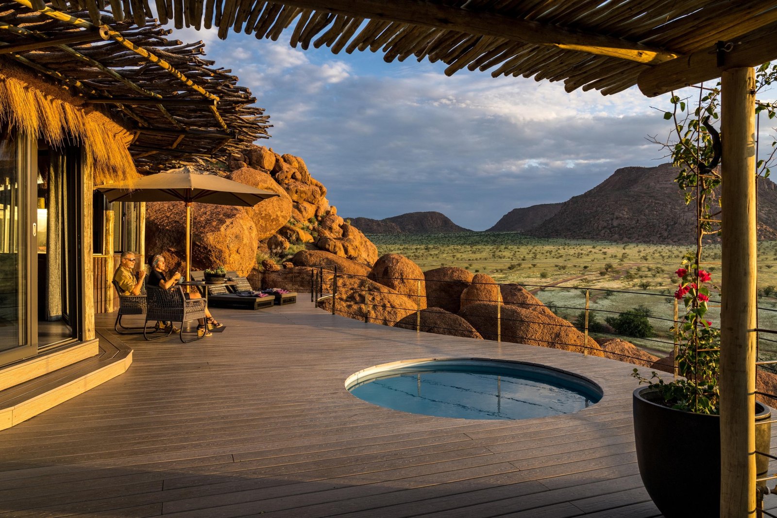 Private Terrasse mit Plunge Pool und atemberaubender Aussicht