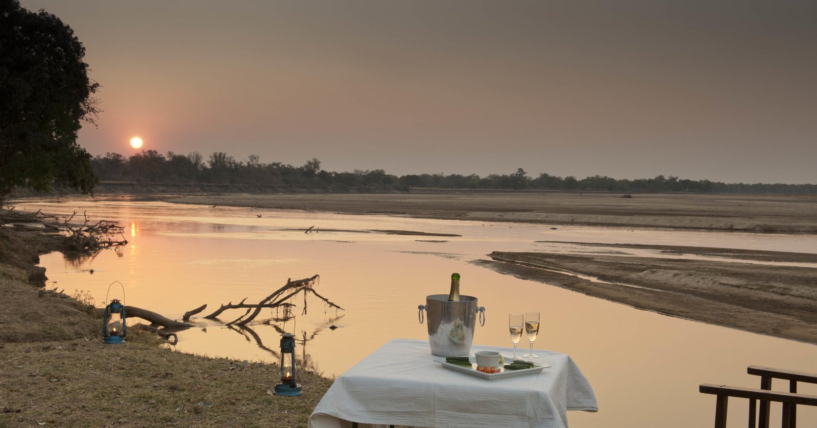 Privater Sundowner direkt am Luangwa River