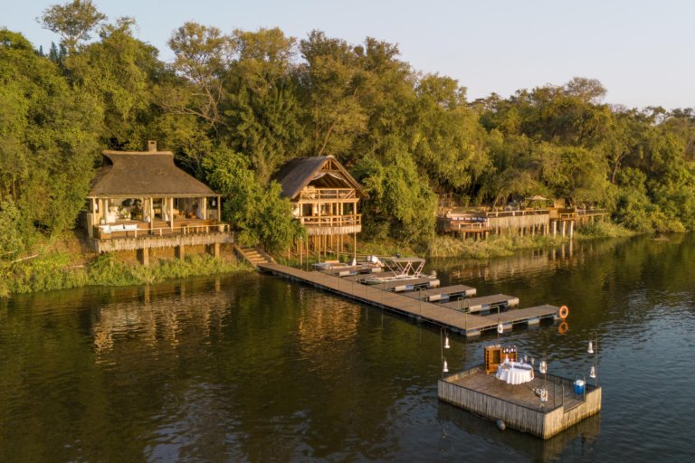 Tongabezi Lodge mit Blick vom Fluss