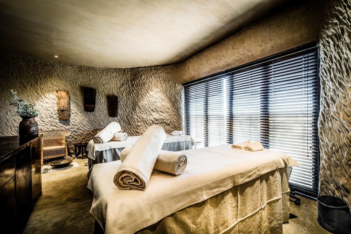 Spa-Bereich mit Liegen